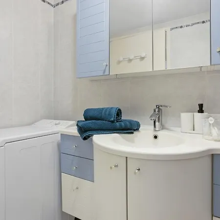Apartment Joli 65m² Piscine Parking *
